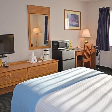 Americas Best Value Inn & Suites - Tahquamenon Country Newberry Dış mekan fotoğraf