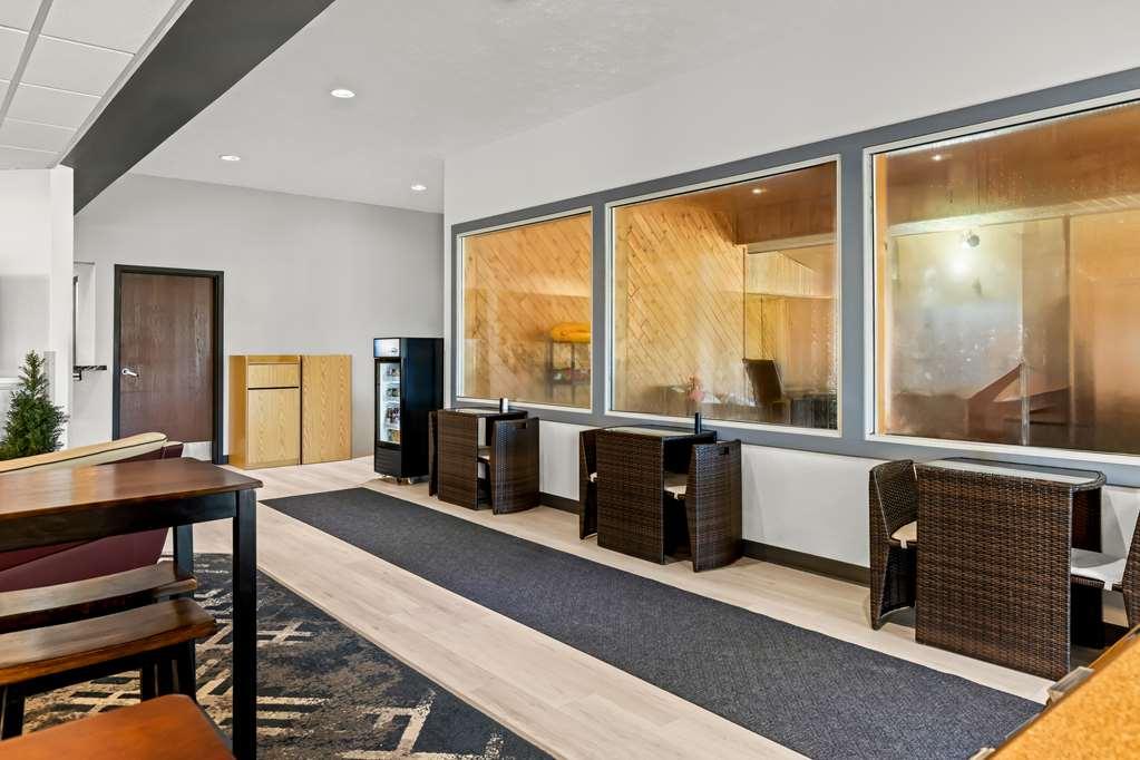Americas Best Value Inn & Suites - Tahquamenon Country Newberry Restoran fotoğraf