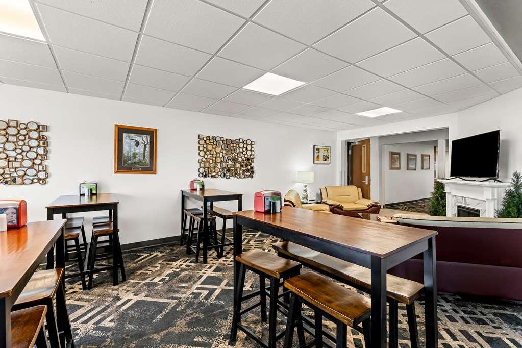 Americas Best Value Inn & Suites - Tahquamenon Country Newberry Restoran fotoğraf