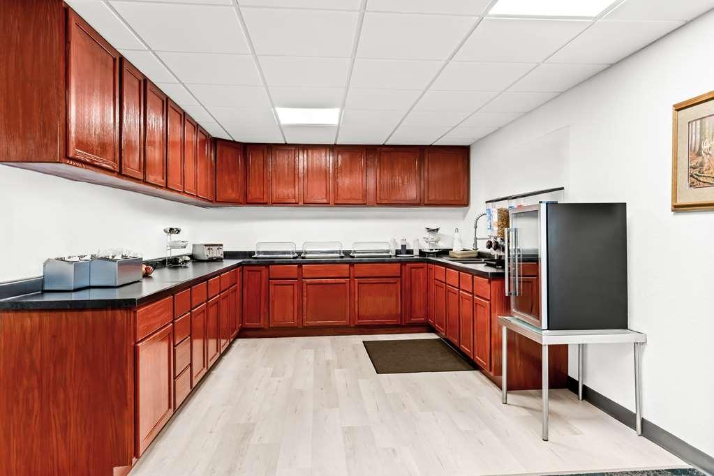 Americas Best Value Inn & Suites - Tahquamenon Country Newberry Restoran fotoğraf
