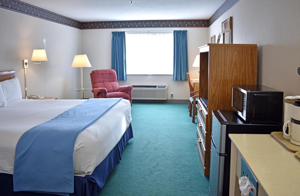 Americas Best Value Inn & Suites - Tahquamenon Country Newberry Dış mekan fotoğraf