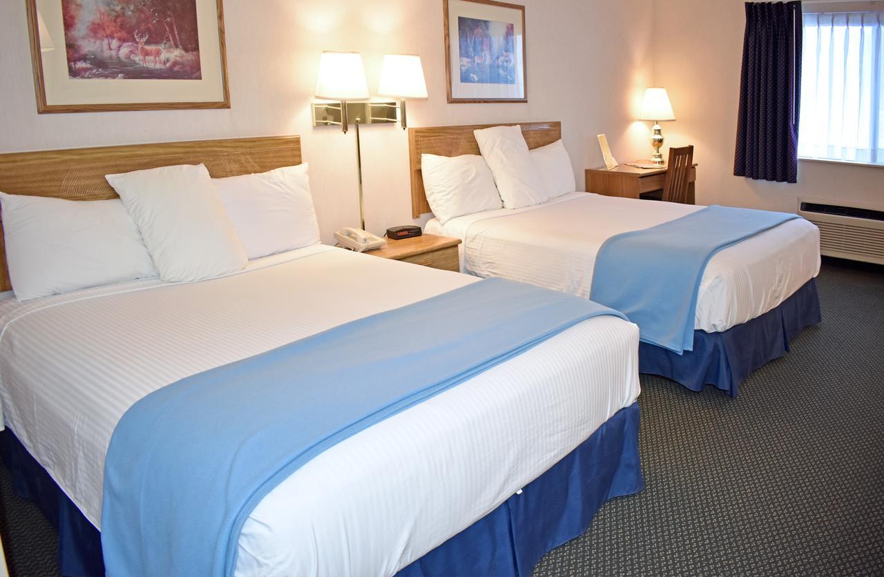 Americas Best Value Inn & Suites - Tahquamenon Country Newberry Dış mekan fotoğraf
